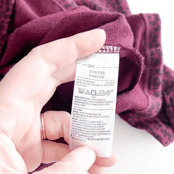 Banana Republic Womens Knit Top Puff Long Sleeve Animal Print Maroon Small - Picture 4 of 7